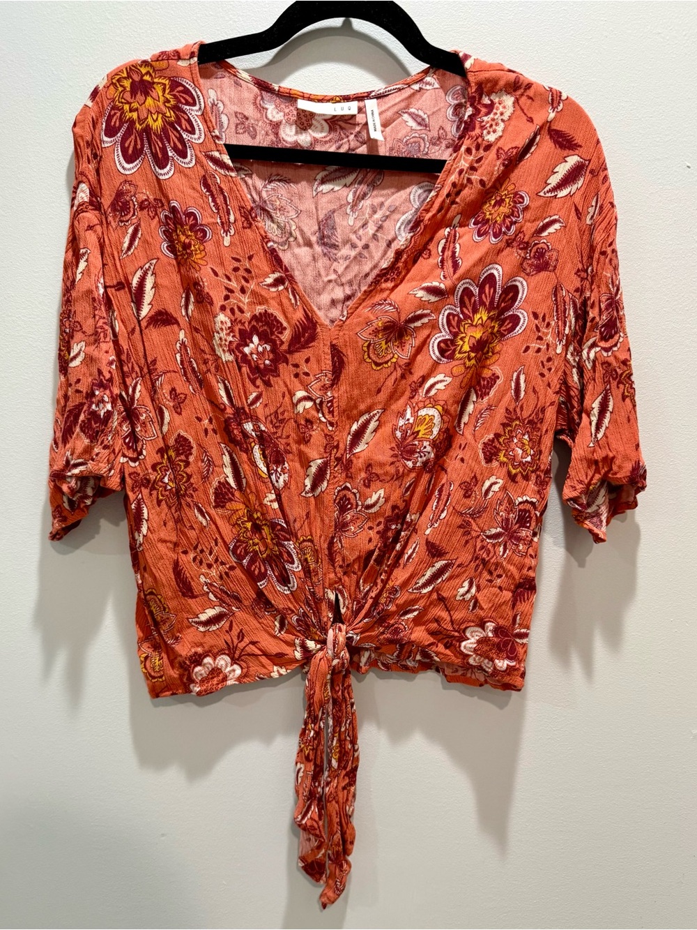 LUQ Floral Tie Front Boho Top Size Medium Orange Coral Paisley